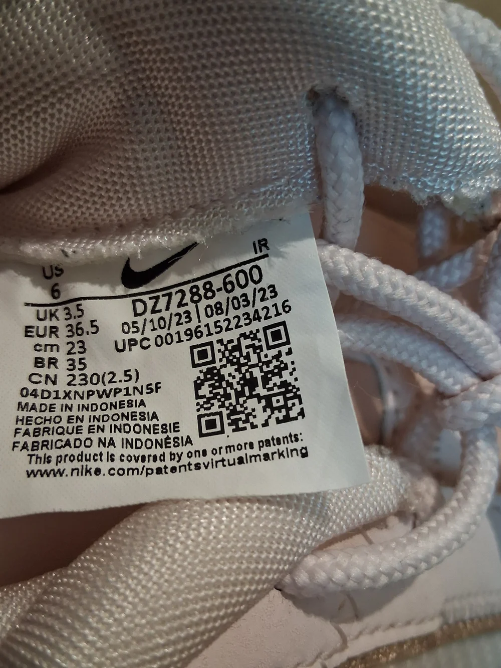 Nike lightweight athletic